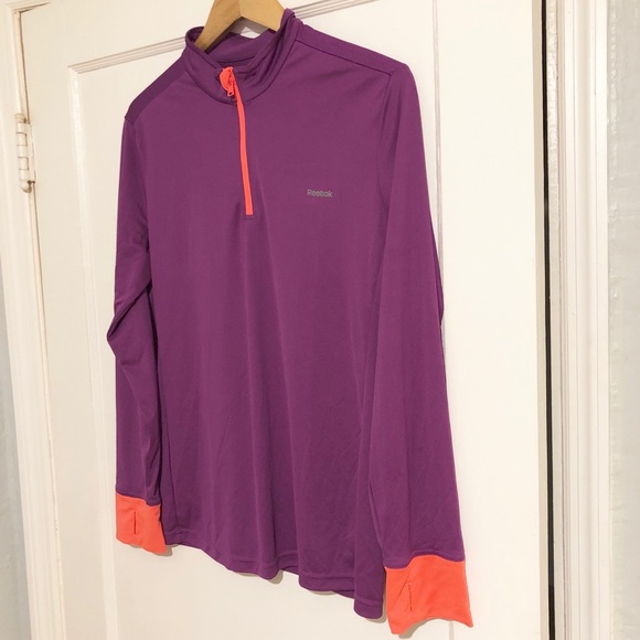 Reebok Pullover ❤️❤️ - Picture 1 of 6